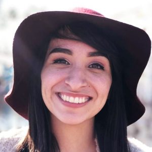 Lesdy Saenz Headshot e1659383712225